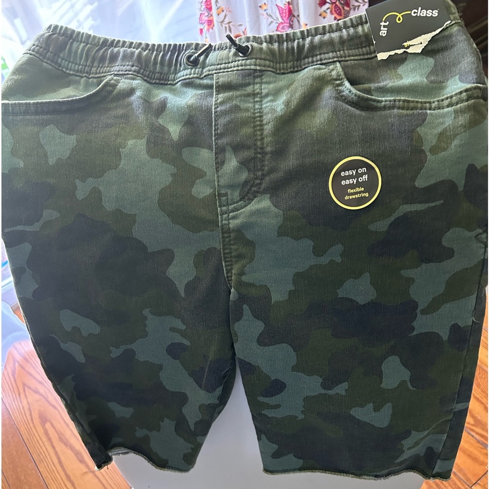 Camouflage shorts kids size Lg.12/14